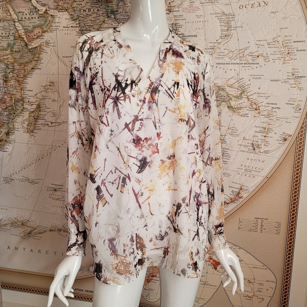 Cabi Goddess Blouse Ivory V-neck multi color long sleeve cuff abstract artsy S - Picture 9 of 10